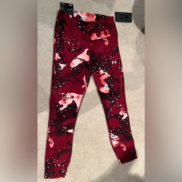 Under armour 2 compression leggings and 1 bra size M. With tags. - Picture 8 of 11